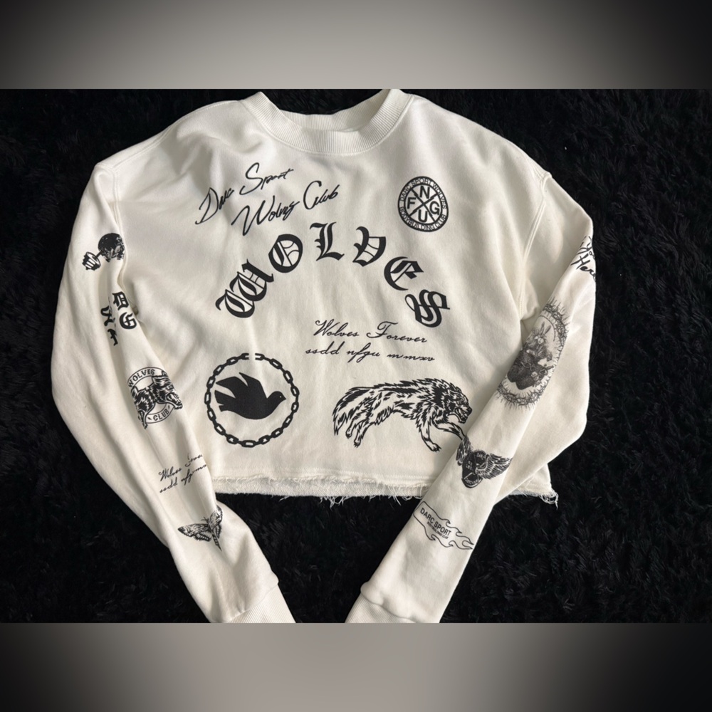 Darc Sport White Wolves Crop Sweater